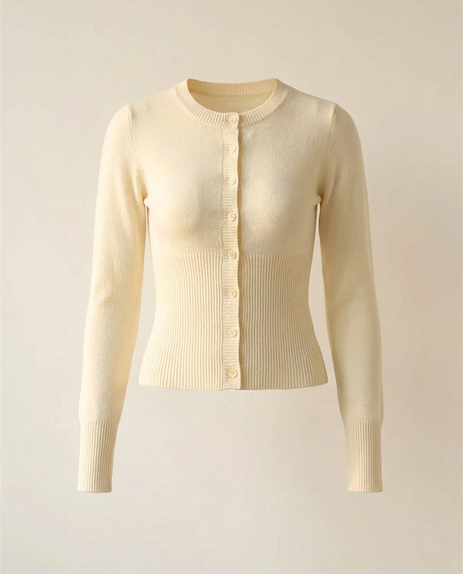 Strickjacke mit langen Ärmeln, Produktfoto ohne Model